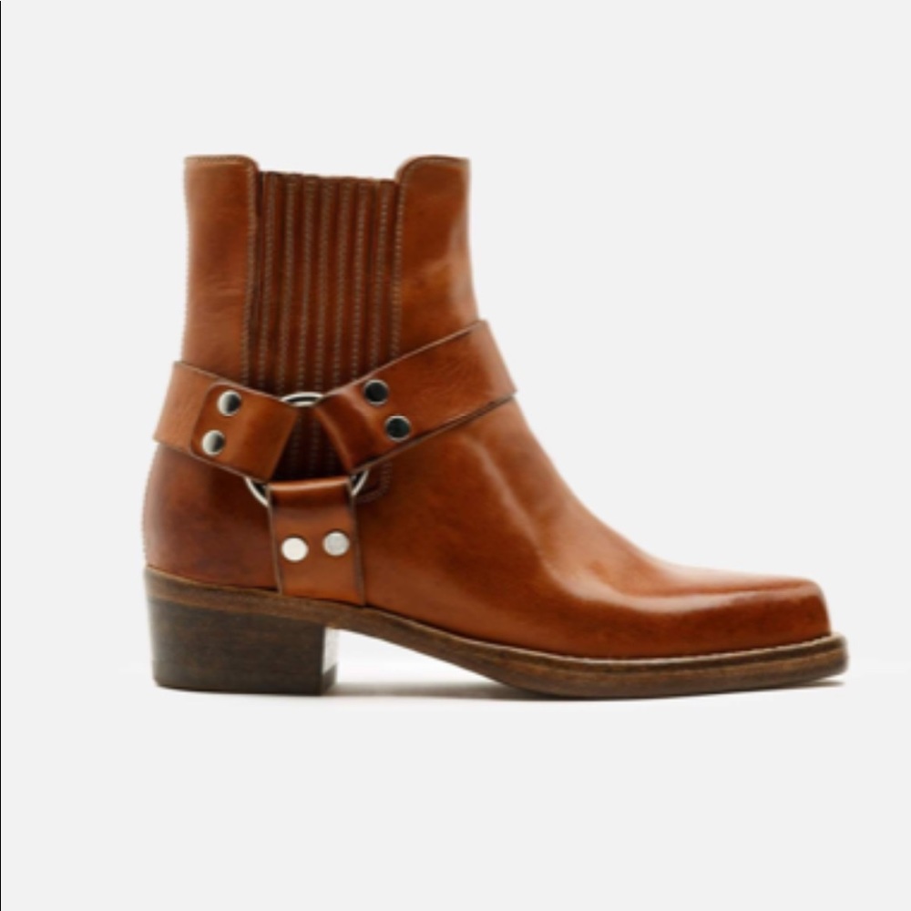 RE/DONE Calvary boot in worn caramel. These boots are awesome and worn once!